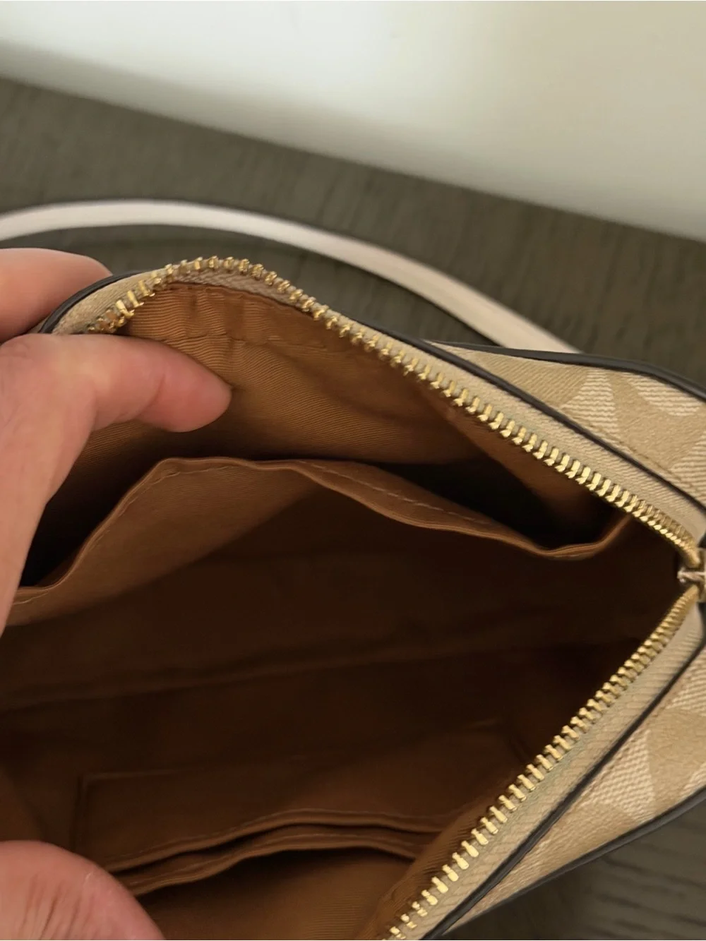 Coach Mini Camera Crossbody bag | Signature Canvas - Light Khaki/Chalk